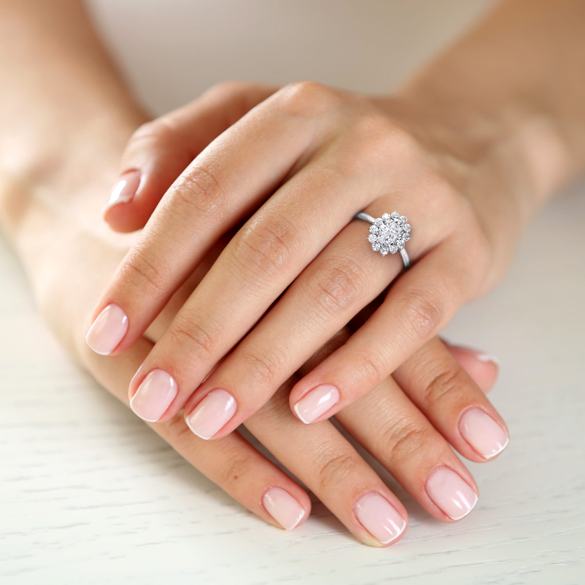 Elva engagement ring in white gold